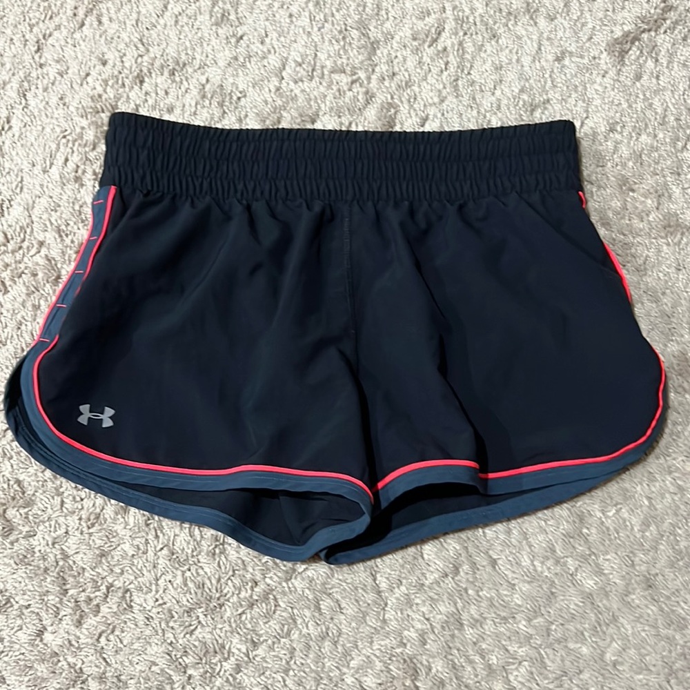 Under Armour black active shorts with inside drawstrings